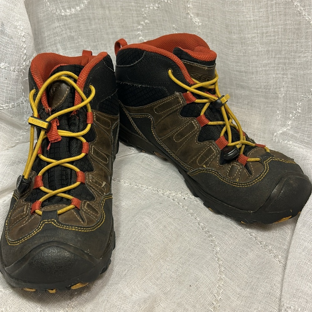 Keen leather waterproof ankle boots